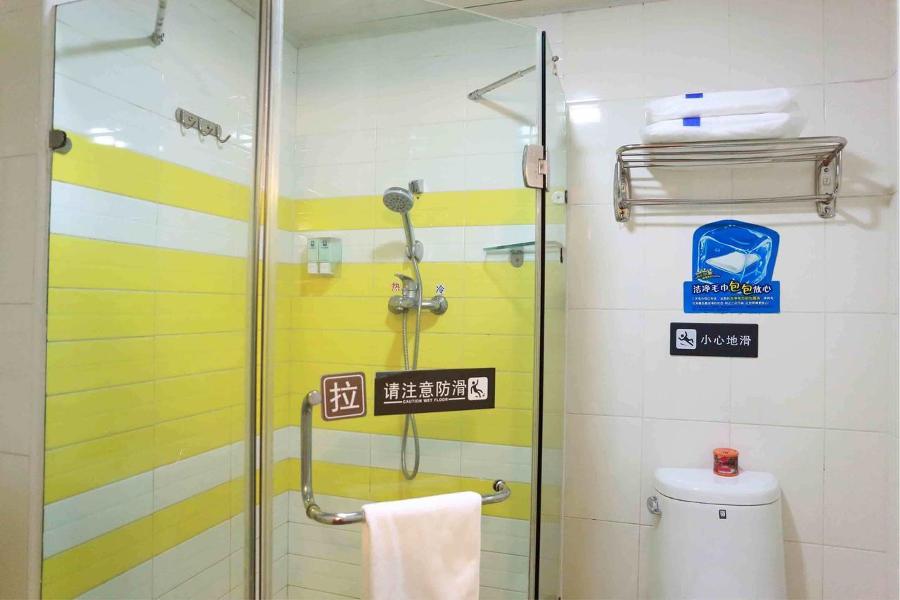 7Days Inn Zhongshan San Xiang Market Čung-šan Pokoj fotografie